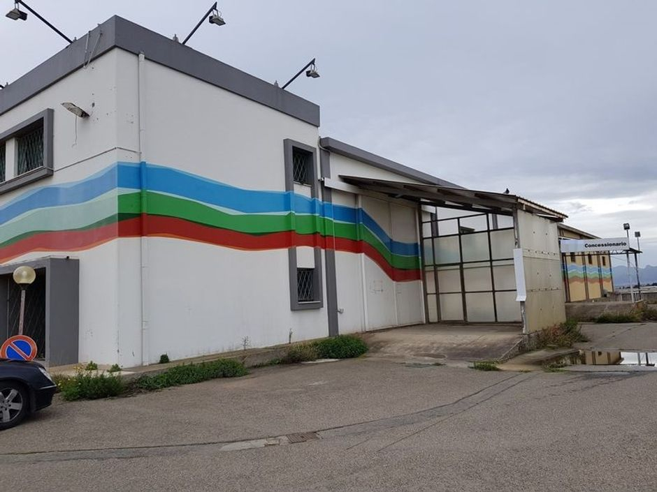 #4226 Porzione di capannone con uffici in vendita - foto 2