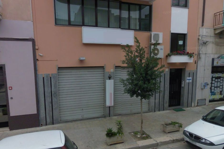 #4341 Negozio con deposito interrato in vendita - foto 1