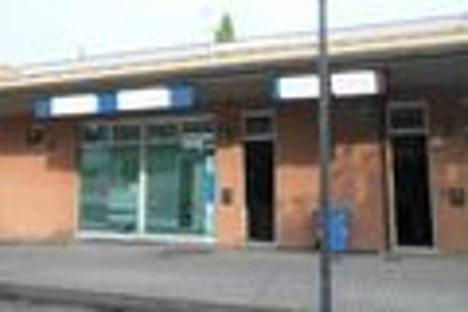 #4614 Locale per istituto di credito e posti auto in vendita - foto 2