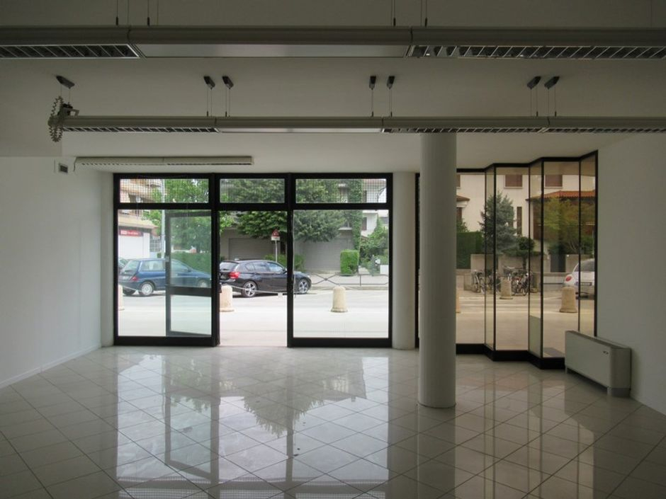 #4629 Negozio in complesso residenziale (sub 141) in vendita - foto 2
