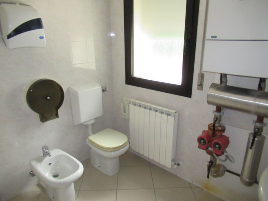 #4629 Negozio in complesso residenziale (sub 141) in vendita - foto 6