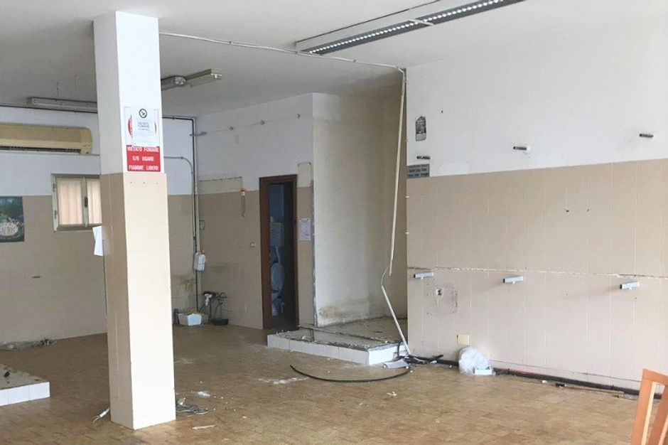 #4675 Negozio su due livelli in vendita - foto 2