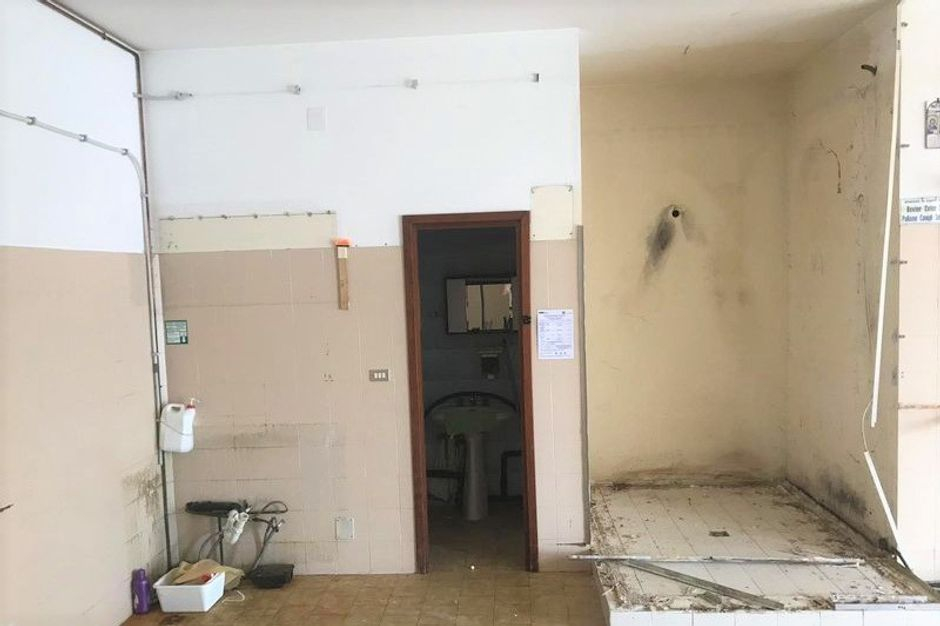 #4675 Negozio su due livelli in vendita - foto 4