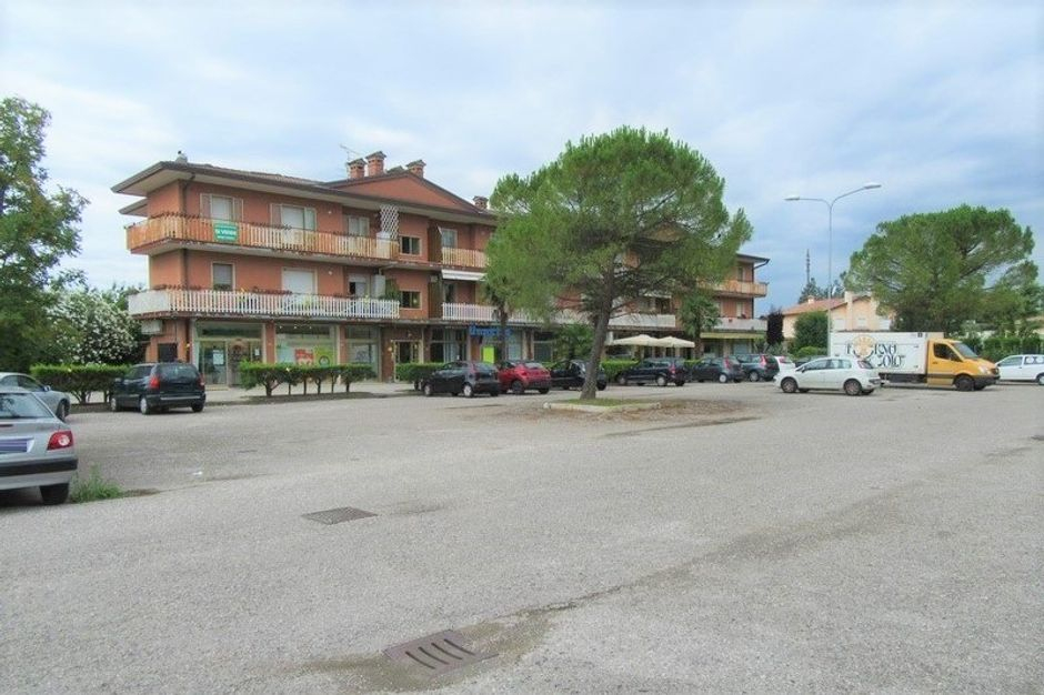 #4675 Negozio su due livelli in vendita - foto 10