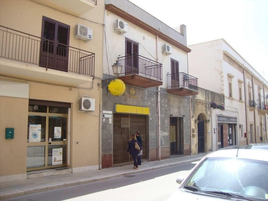 #4676 Negozio in centro storico in vendita - foto 2
