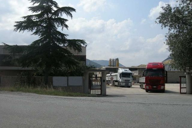 Fabbricati industriali in vendita