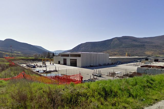 Fabbricati industriali in vendita