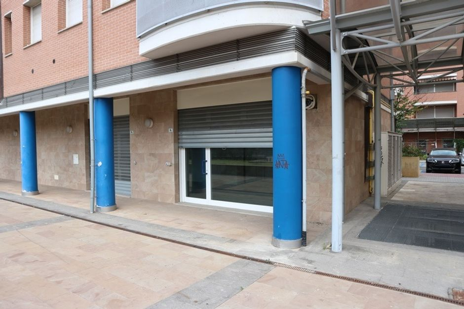 #4795 Negozio in zona centrale in vendita - foto 1