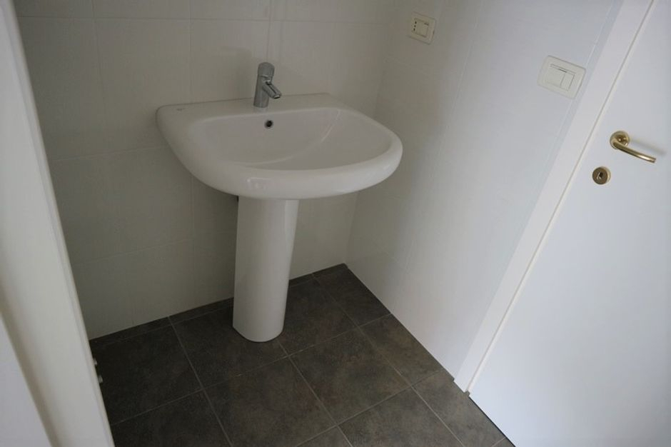 #4795 Negozio in zona centrale in vendita - foto 4