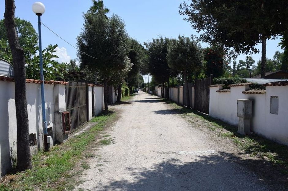 #4844 Sala di ritrovo con bar e servizi in vendita - foto 4