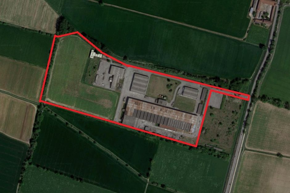 #4922 Complesso produttivo con area edificabile in vendita - foto 1