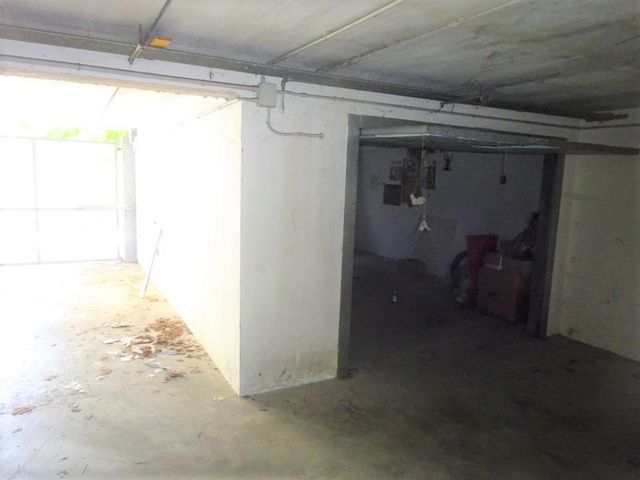 Garage in vendita