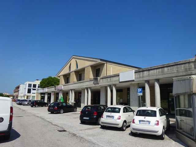 Garage in vendita