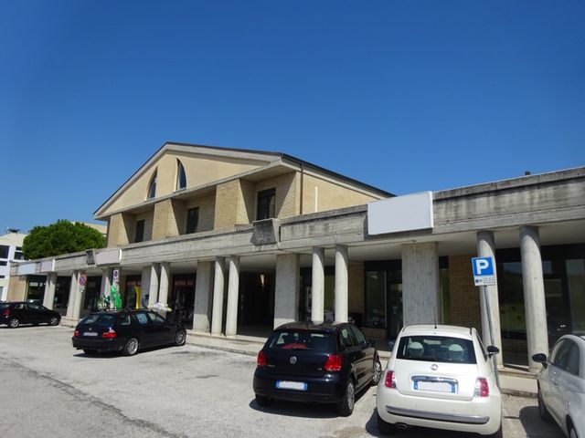 Garage in vendita