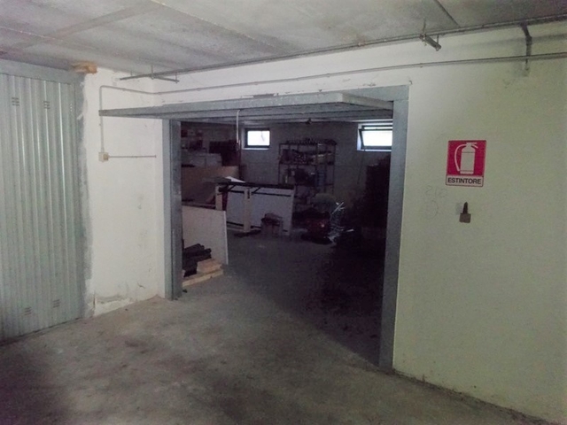 Garage in vendita