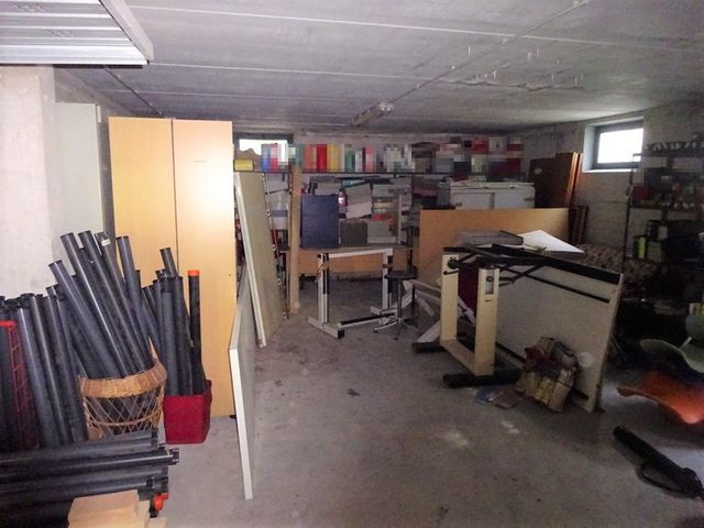 Garage in vendita