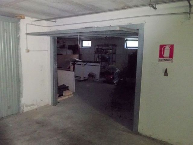 Garage in vendita