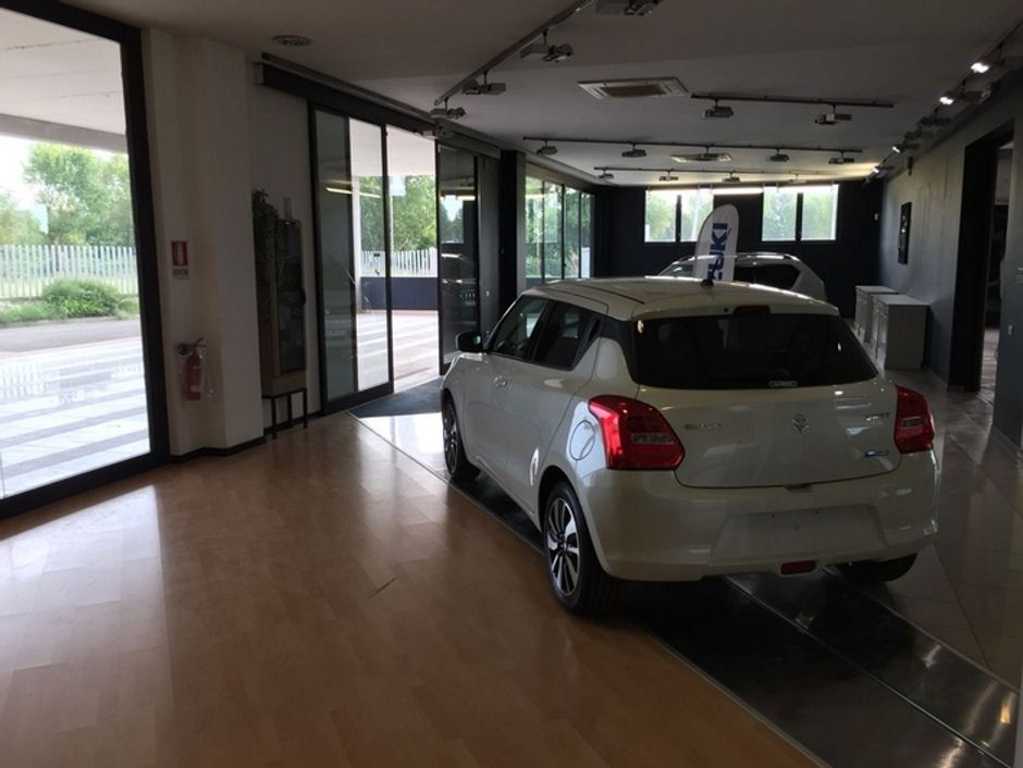 #4973 Capannone con showroom officina e appartamento in vendita - foto 3