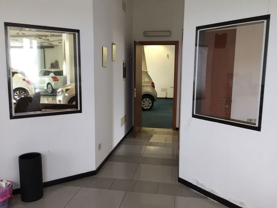 #4973 Capannone con showroom officina e appartamento in vendita - foto 6