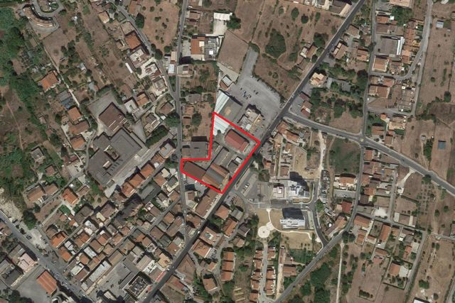 Complessi commerciali in vendita