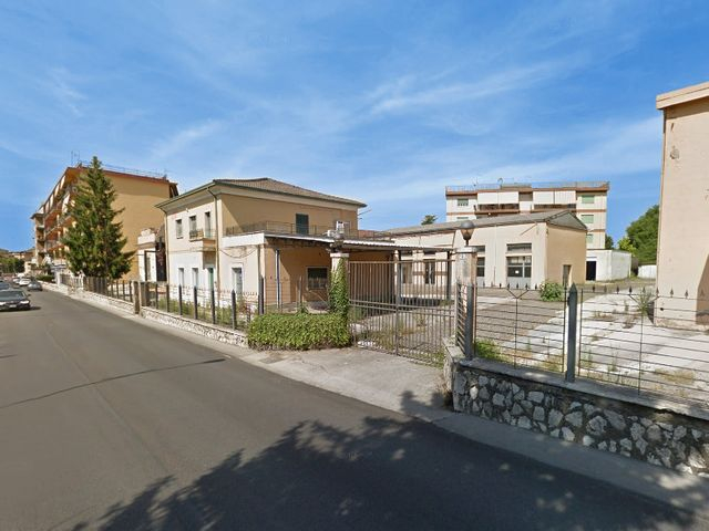 Complessi commerciali in vendita