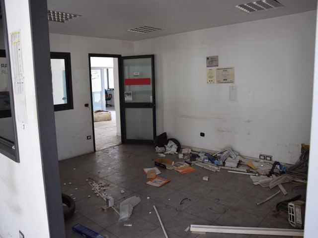 Complessi commerciali in vendita