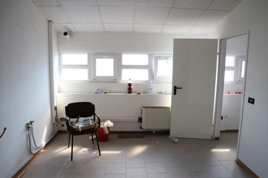 #5048 Capannone commerciale con officina e showroom in vendita - foto 9