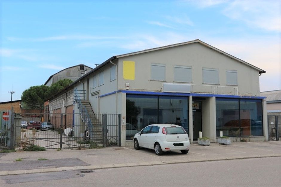 #5048 Capannone commerciale con officina e showroom in vendita - foto 12