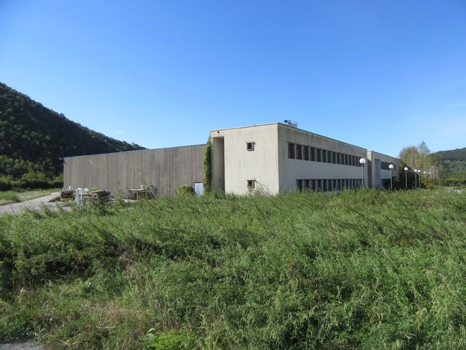 #5083 Stabilimento industriale con area di pertinenza in vendita - foto 1