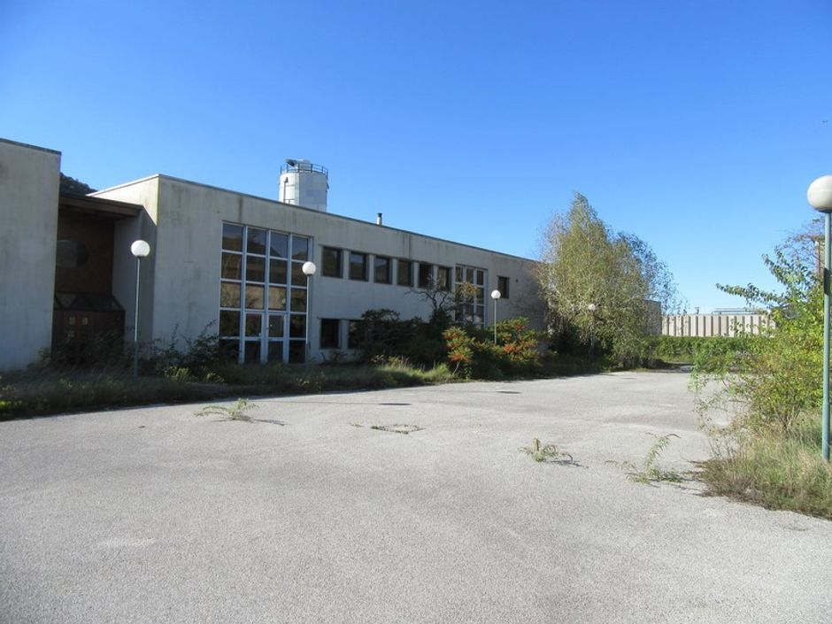 #5083 Stabilimento industriale con area di pertinenza in vendita - foto 4