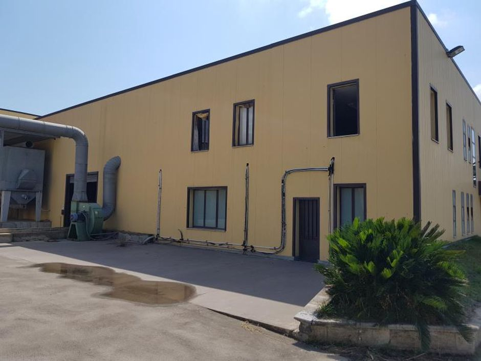 #5086 Capannone industriale con area uffici (Part. 102) in vendita - foto 2
