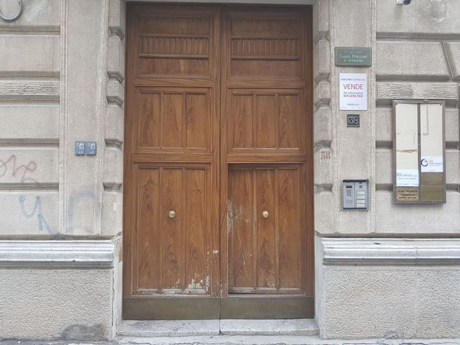 #5390 Locale commerciale in palazzo storico in vendita - foto 1