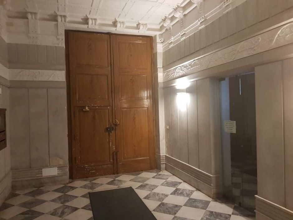 #5390 Locale commerciale in palazzo storico in vendita - foto 2
