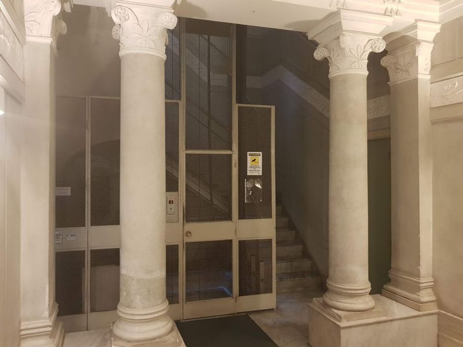 #5390 Locale commerciale in palazzo storico in vendita - foto 4