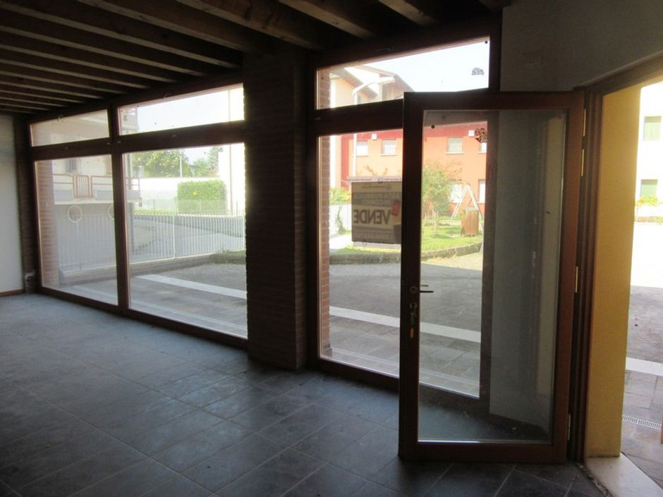 #5506 Negozio con garage e cantina in vendita - foto 5