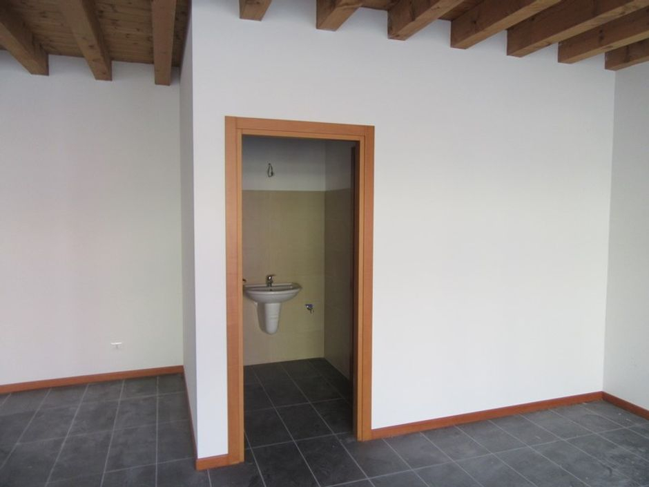 #5506 Negozio con garage e cantina in vendita - foto 8