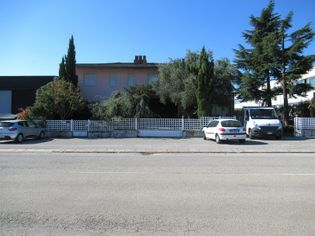 Capannoni artigianali in vendita