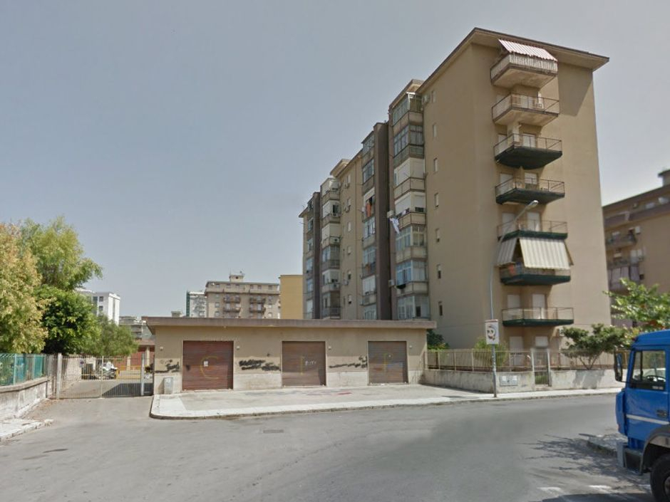 #5669 Officina-magazzino al piano seminterrato con uffici in vendita - foto 11