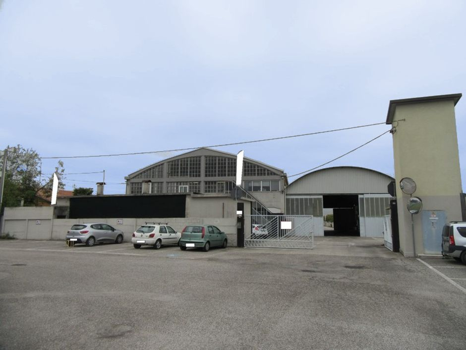 #5671 Capannone artigianale-industriale con uffici e terreni in vendita - foto 3