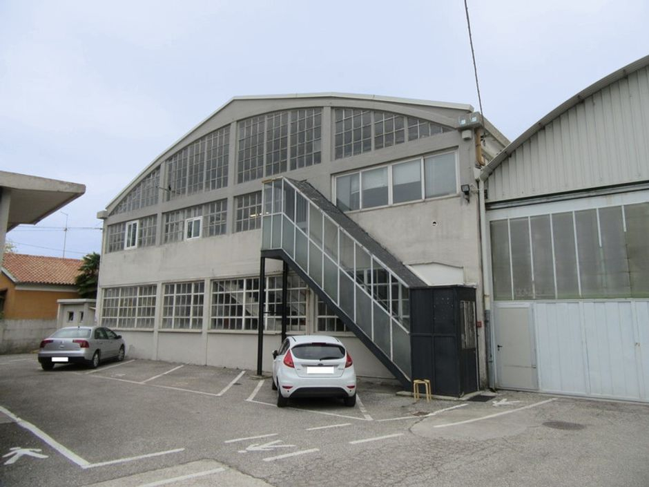 #5671 Capannone artigianale-industriale con uffici e terreni in vendita - foto 4
