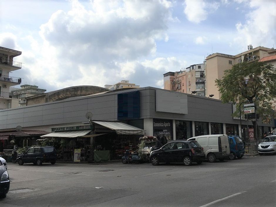 #5677 Fabbricato commerciale con autorimessa in vendita - foto 1