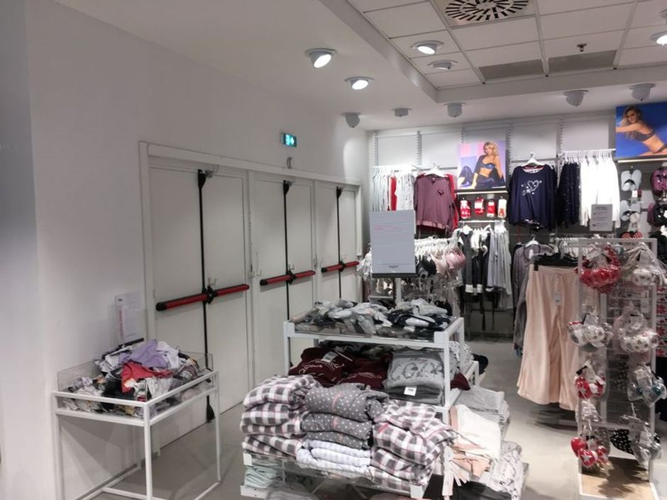 #5677 Fabbricato commerciale con autorimessa in vendita - foto 4