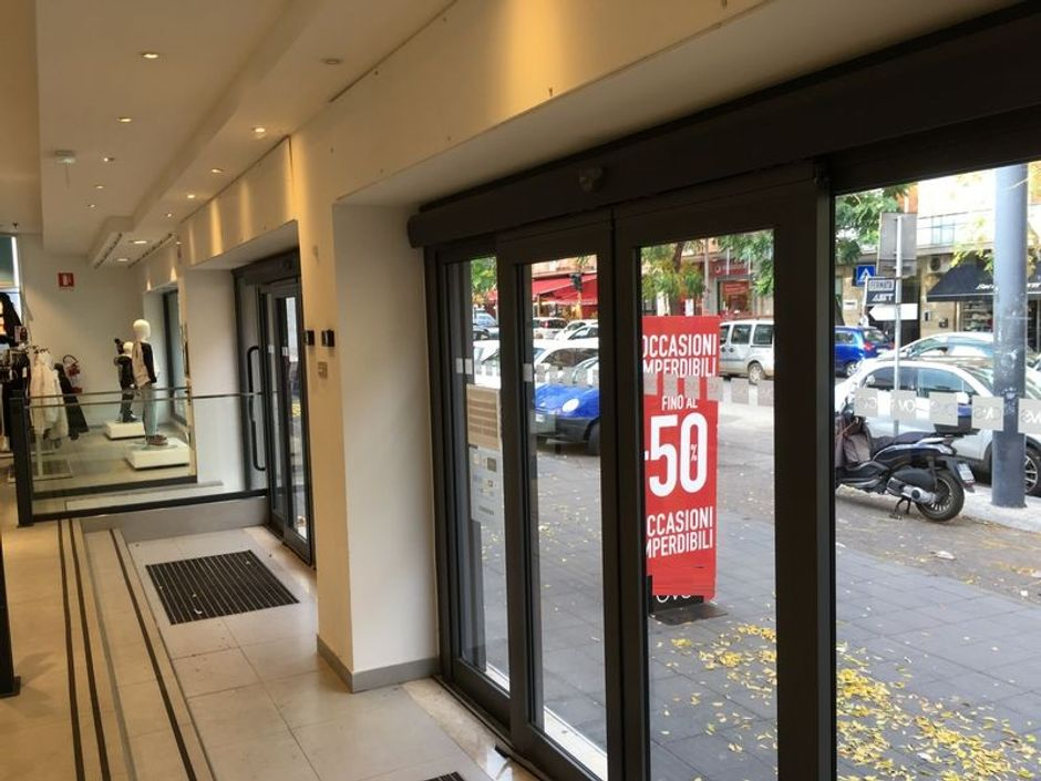 #5677 Fabbricato commerciale con autorimessa in vendita - foto 5