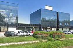 Commercial space with covered parking spaces - Lot 5735 (Auction 5735)