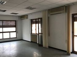 Large office with parking spaces - Lot 5745 (Auction 5745)