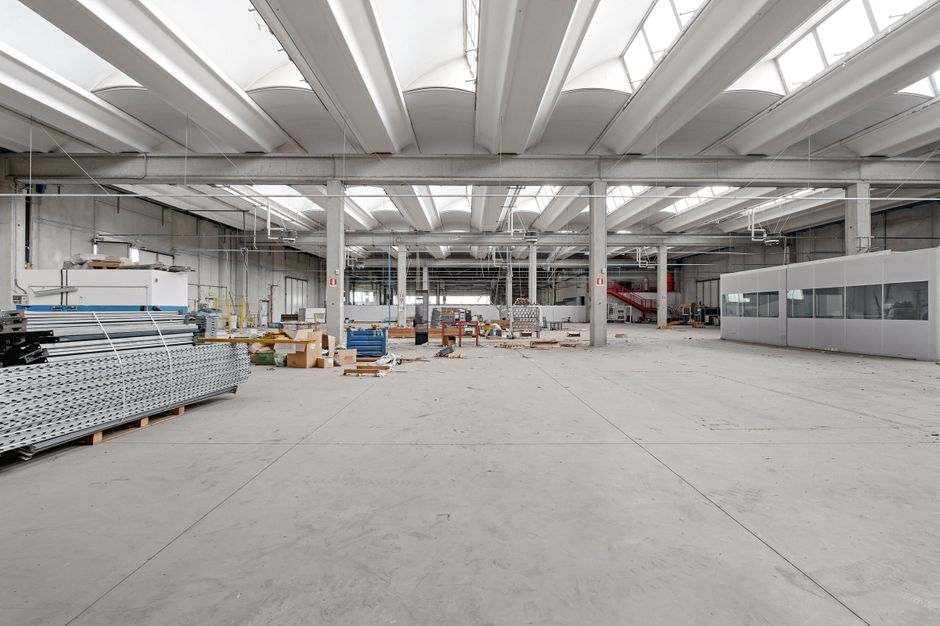 #5799 Capannone industriale con corte in vendita - foto 10