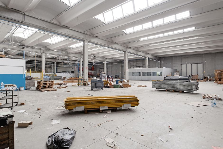 #5799 Capannone industriale con corte in vendita - foto 11