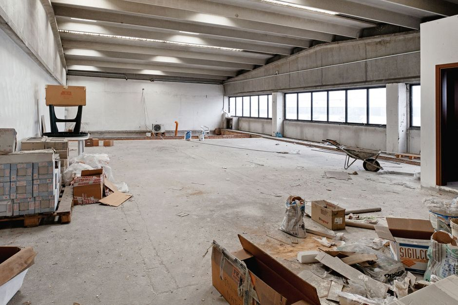 #5799 Capannone industriale con corte in vendita - foto 12