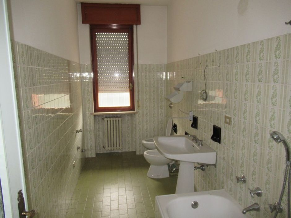 #5823 Capannone con palazzina uffici e piazzale in vendita - foto 6