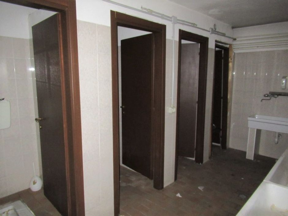 #5823 Capannone con palazzina uffici e piazzale in vendita - foto 10